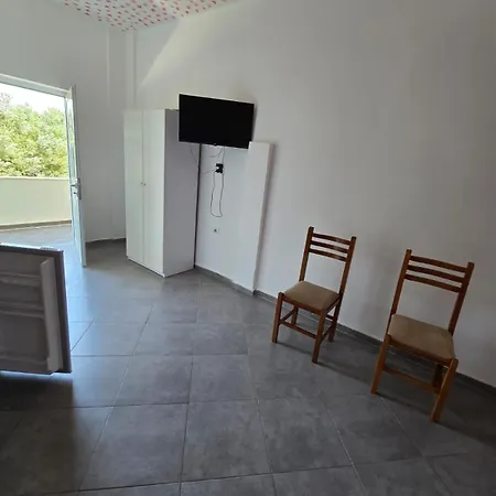 Toska Homes * Plazhi San Pietro